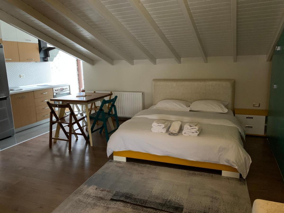Guest House People Korce Exterior foto